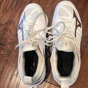 Mizuno White and Brown Sports Sneakers